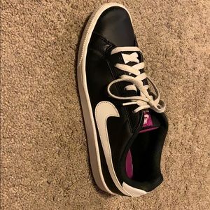 Nike Court Majestic Women’s Shoes